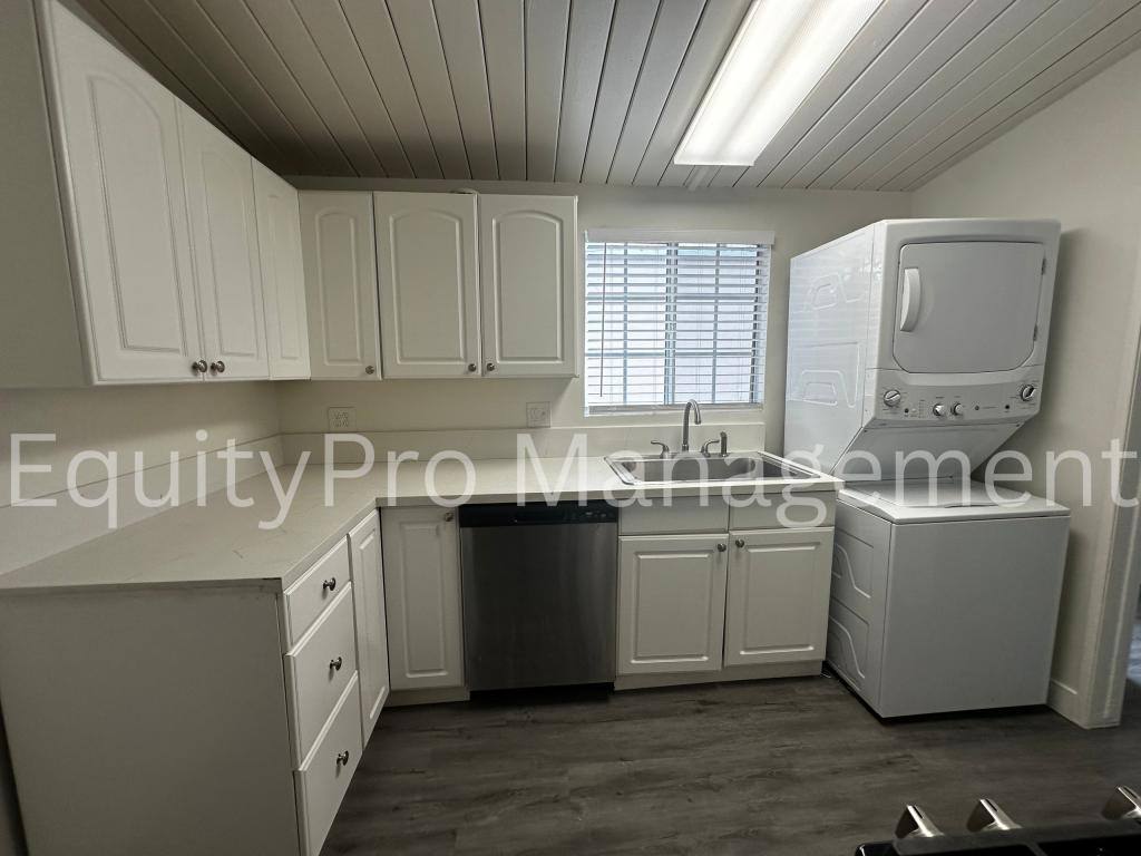 Apartment for rent at 12103 Howard St, Whittier, CA 90601
