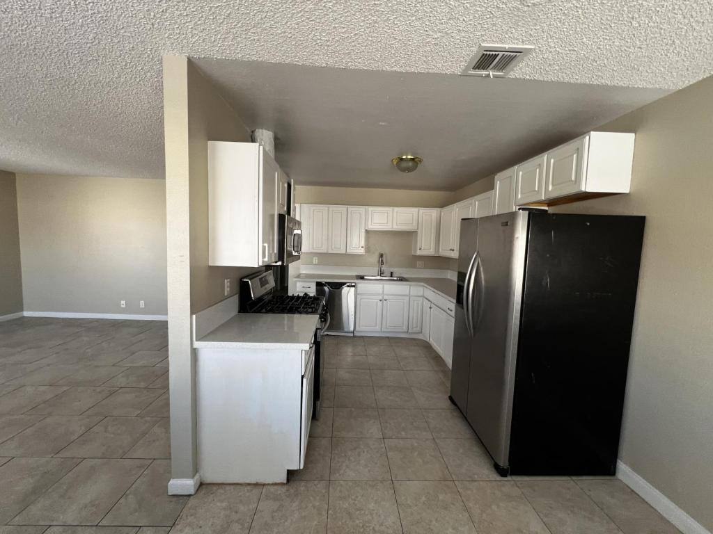 Apartment for rent at 6941 Appleton Dr, Las Vegas, NV 89156