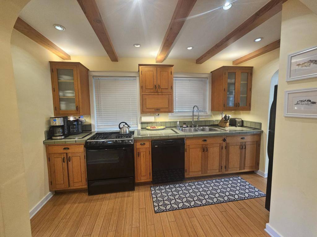 House for rent at 1287 Coast Village Circle Cottage, Santa Barbara, CA 93108