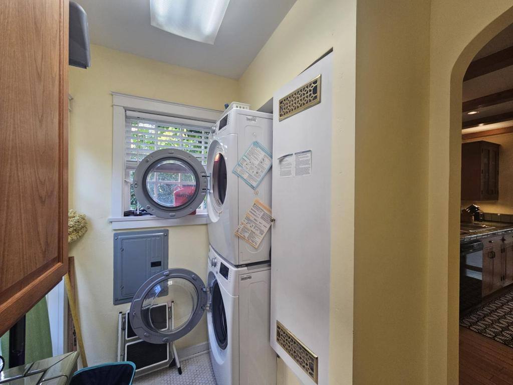 House for rent at 1287 Coast Village Circle Cottage, Santa Barbara, CA 93108