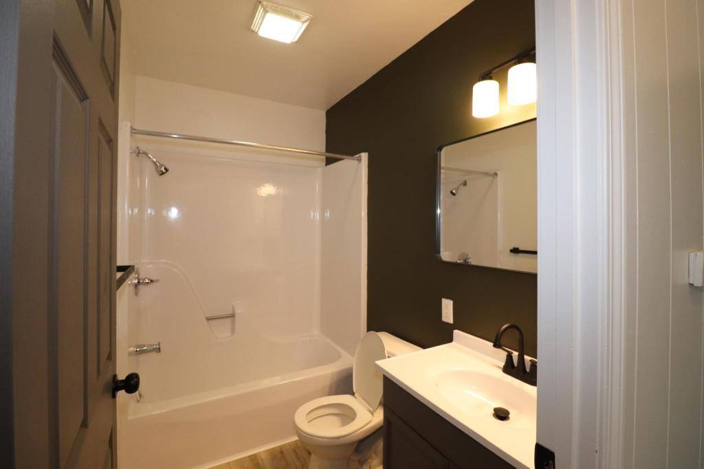 Apartment for rent at 126 Fairway Ave, Monett, MO 65708