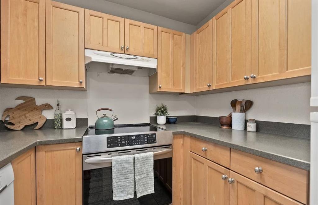 Townhouse for rent at 680 Mananai Pl, 12G, Honolulu, HI 96818