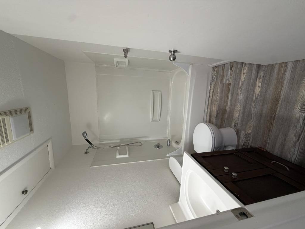 Townhouse for rent at 1661 Lund Ave, Coos Bay, OR 97420