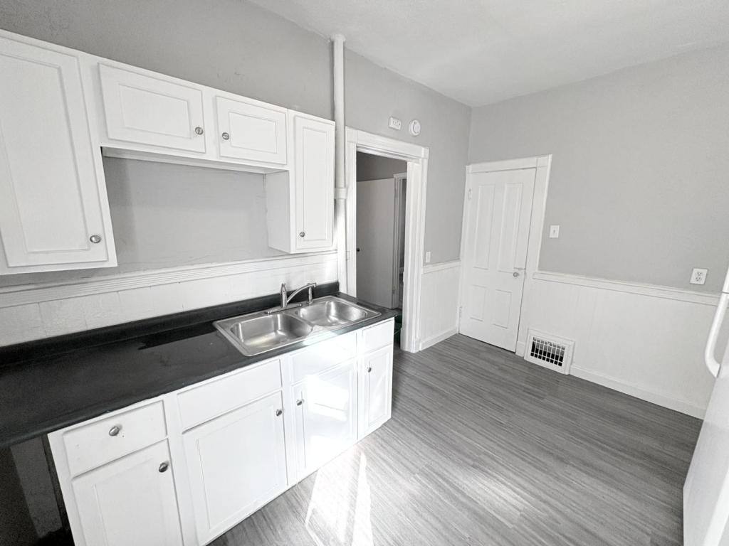 House for rent at 2708 7th Ave, Rock Island, IL 61201