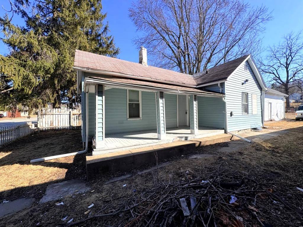 House for rent at 2708 7th Ave, Rock Island, IL 61201