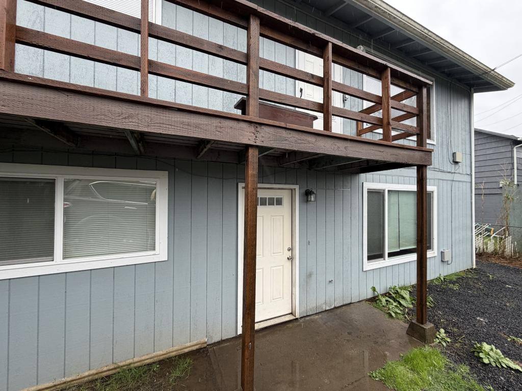 House for rent at 383 2nd Ave, Coos Bay, OR 97420