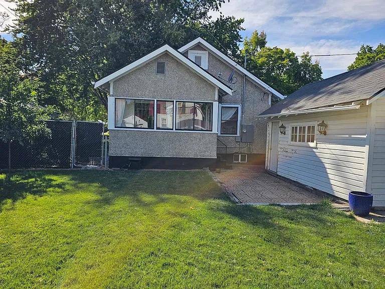 House for rent at 1907 1st St, La Grande, OR 97850