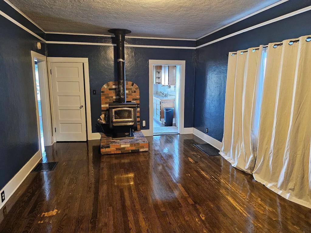 House for rent at 1907 1st St, La Grande, OR 97850