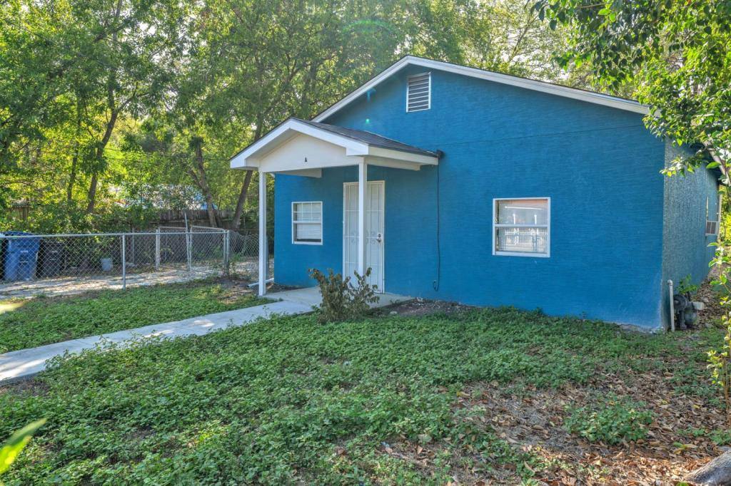 Townhouse for rent at 834 Division Ave, San Antonio, TX 78225