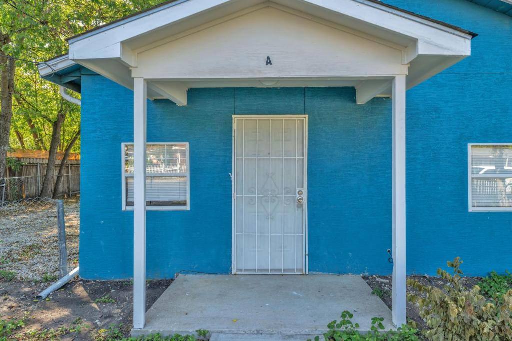 Townhouse for rent at 834 Division Ave, San Antonio, TX 78225