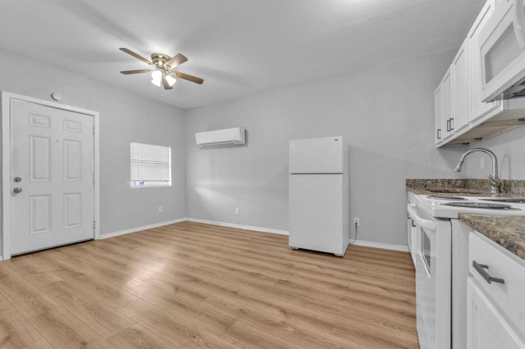 Townhouse for rent at 834 Division Ave, San Antonio, TX 78225