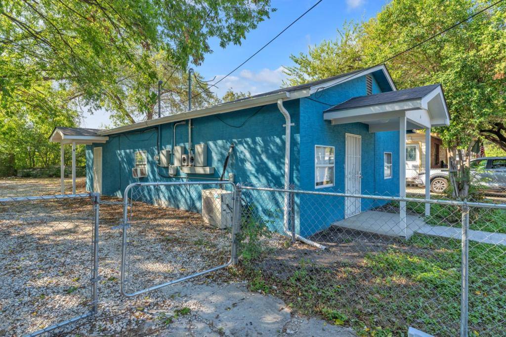 Townhouse for rent at 834 Division Ave, San Antonio, TX 78225