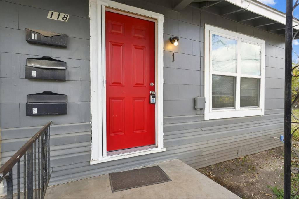 House for rent at 118 Compton Ave #1, San Antonio, TX 78214