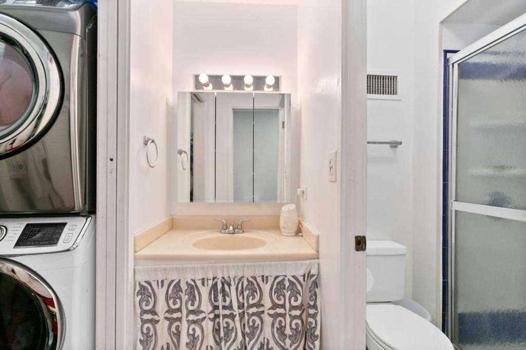 Apartment for rent at 250 Hua Ave, Honolulu, HI 96815