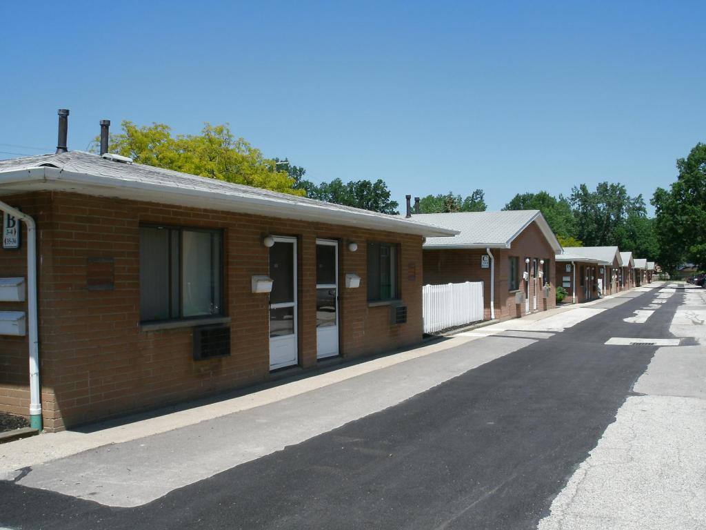 Apartment for rent at 33145 Vine St, Eastlake, OH 44095