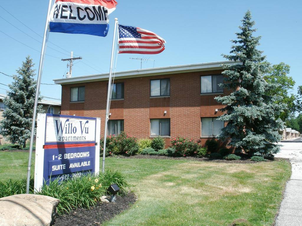 Apartment for rent at 33145 Vine St, Eastlake, OH 44095