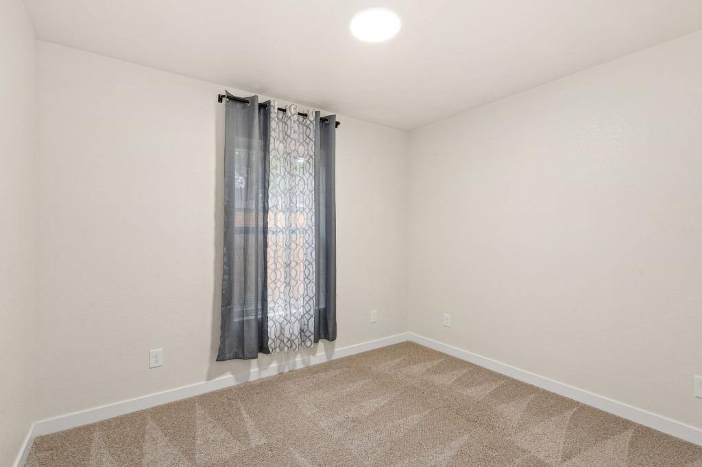 Townhouse for rent at 1338 E 7th St, Loveland, CO 80537