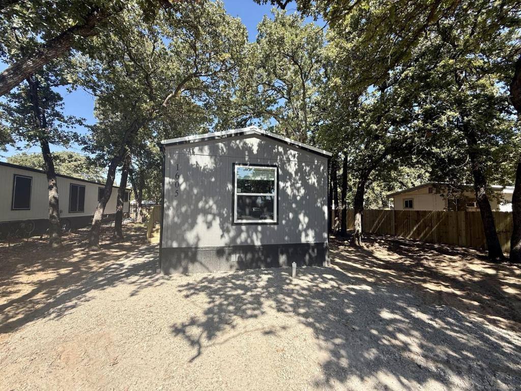 House for rent at 1808 Sheila Dr, Azle, TX 76020