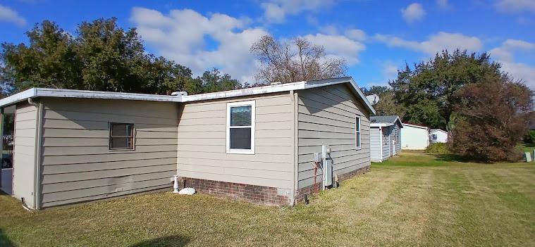 House for rent at 1725 Hilton Head Blvd, Lady Lake, FL 32159