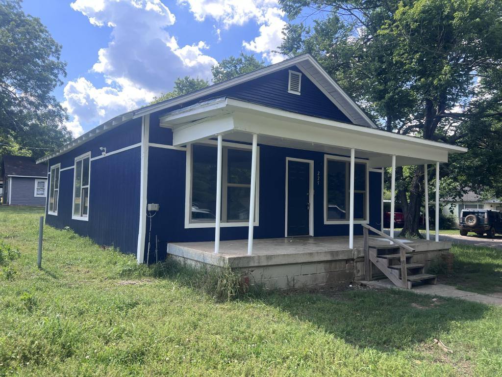 House for rent at 225 N Elm St, Konawa, OK 74849