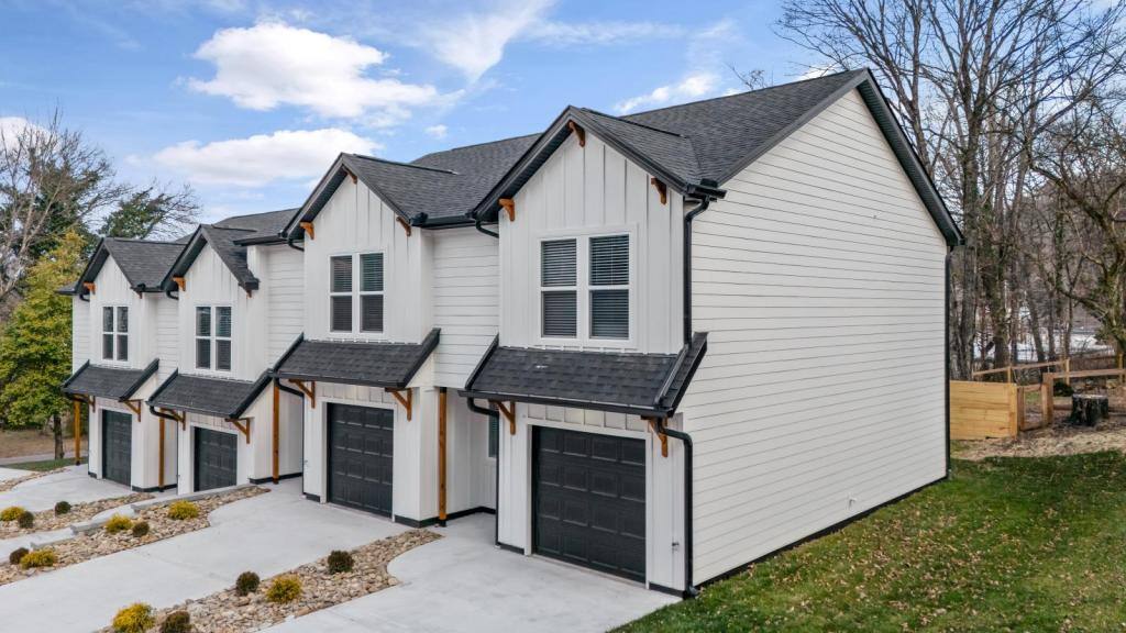Townhouse for rent at 116 Shipman Dr, Knoxville, TN 37918