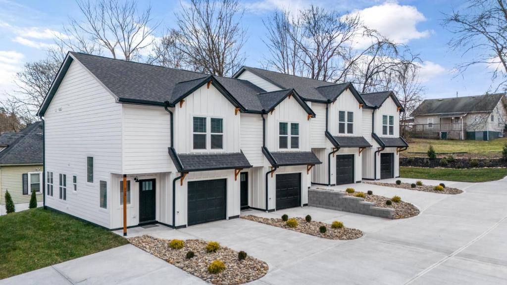 Townhouse for rent at 116 Shipman Dr, Knoxville, TN 37918