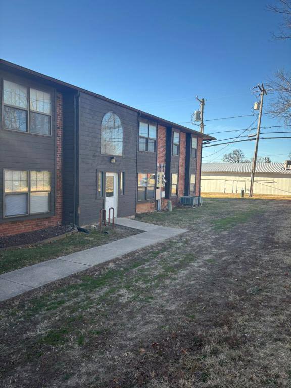 Apartment for rent at 1221 S Park Ave #15, Aurora, MO 65605