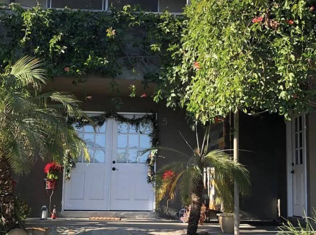 Apartment for rent at 521 E Arrellaga St #12, Santa Barbara, CA 93103