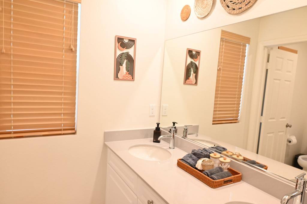 Townhouse for rent at 1692 W Trapezoid, Anaheim, CA 92802