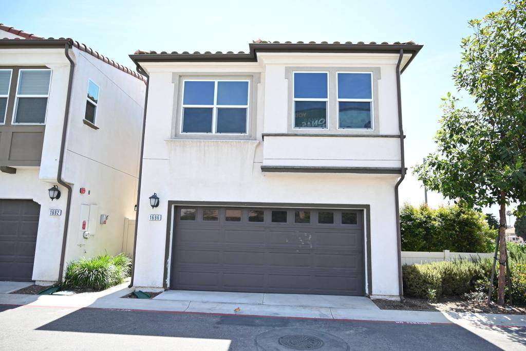 Townhouse for rent at 1692 W Trapezoid, Anaheim, CA 92802