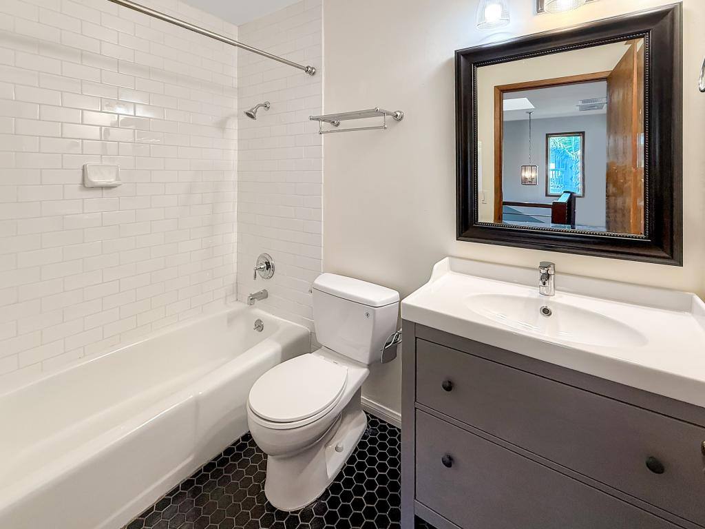 Townhouse for rent at 820 W Victoria St #B, Santa Barbara, CA 93101