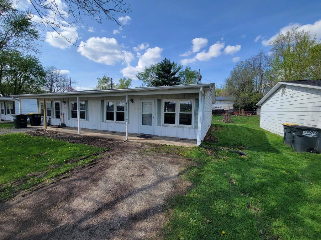 Apartment for rent at 707 Lake Ave, Kendallville, IN 46755