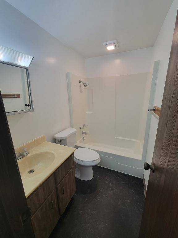 Apartment for rent at 707 Lake Ave, Kendallville, IN 46755