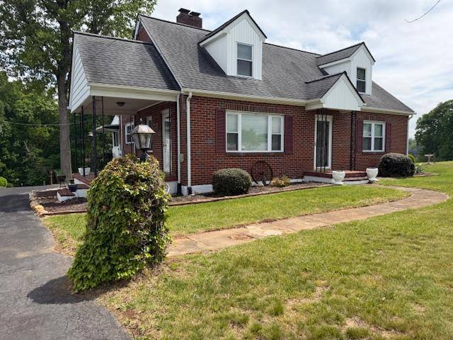 House for rent at 824 Crooked Oak Rd, Rocky Mount, VA 24151