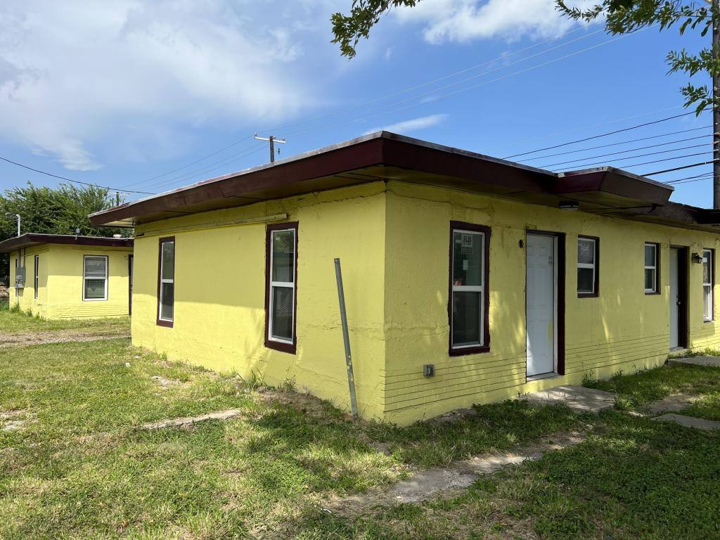 Apartment for rent at 929 S Alameda St, Corpus Christi, TX 78404