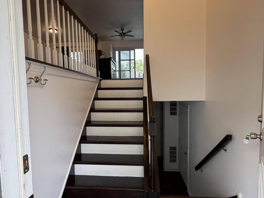 House for rent at 284 Hill Ave, Bartlett, IL 60103