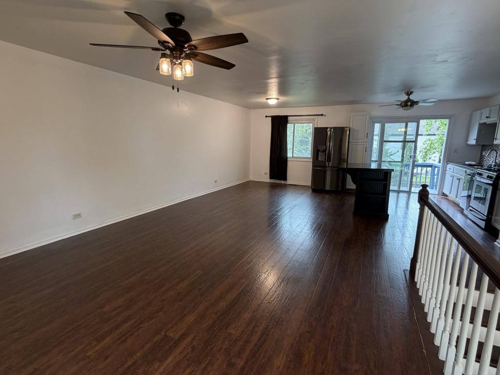House for rent at 284 Hill Ave, Bartlett, IL 60103
