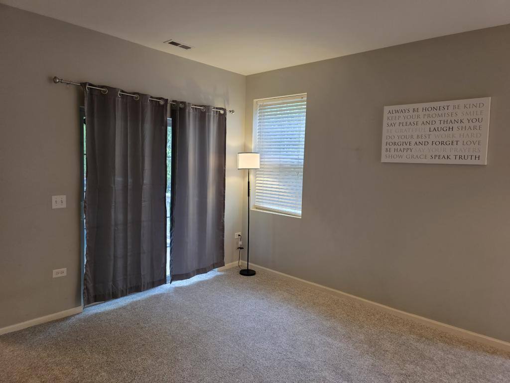 Townhouse for rent at 2250 Aurora Dr, Hampshire, IL 60140