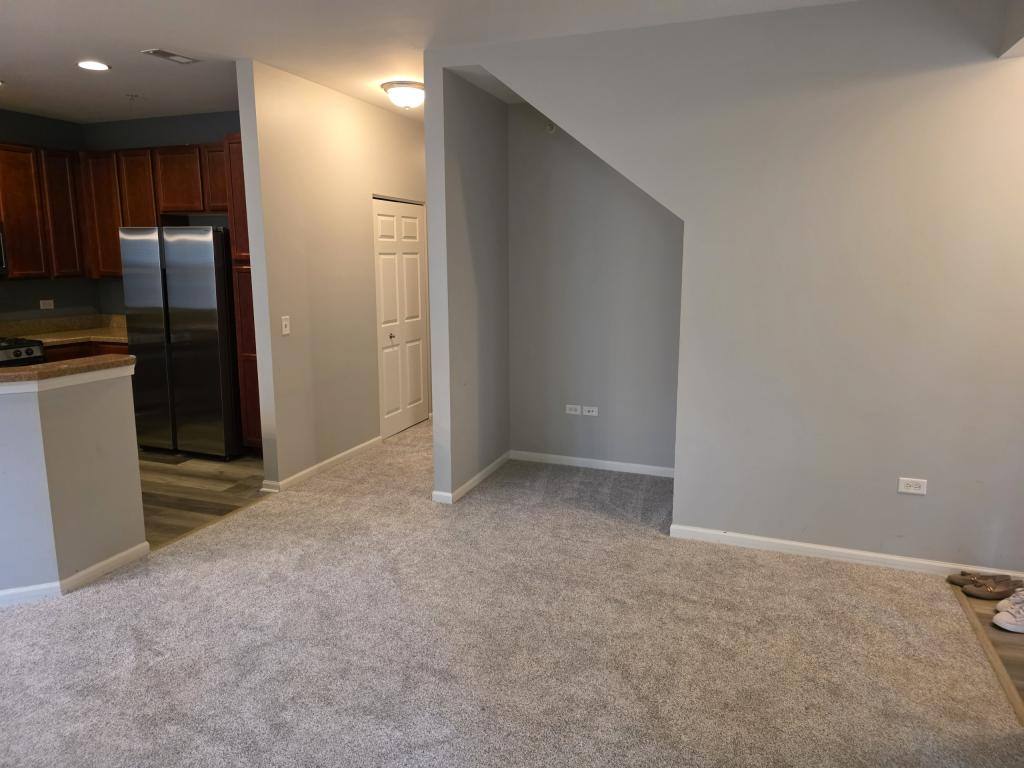 Townhouse for rent at 2250 Aurora Dr, Hampshire, IL 60140