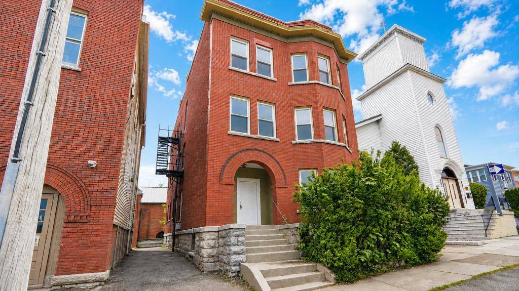 Apartment for rent at 15 Milton St, Geneva, NY 14456