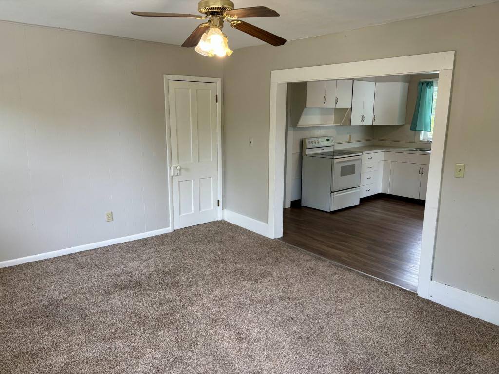 Apartment for rent at 605 S Main St, Orrville, OH 44667