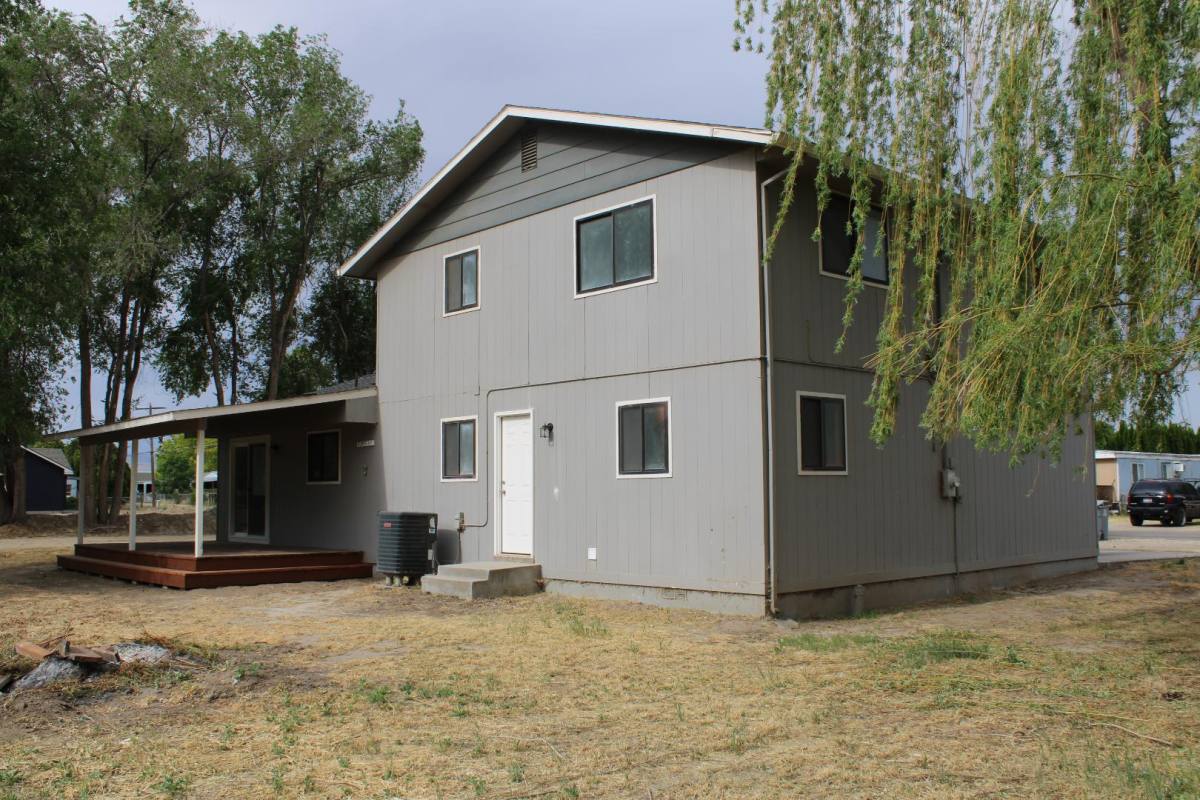 Townhouse for rent at 101 S 6th St W, Homedale, ID 83628