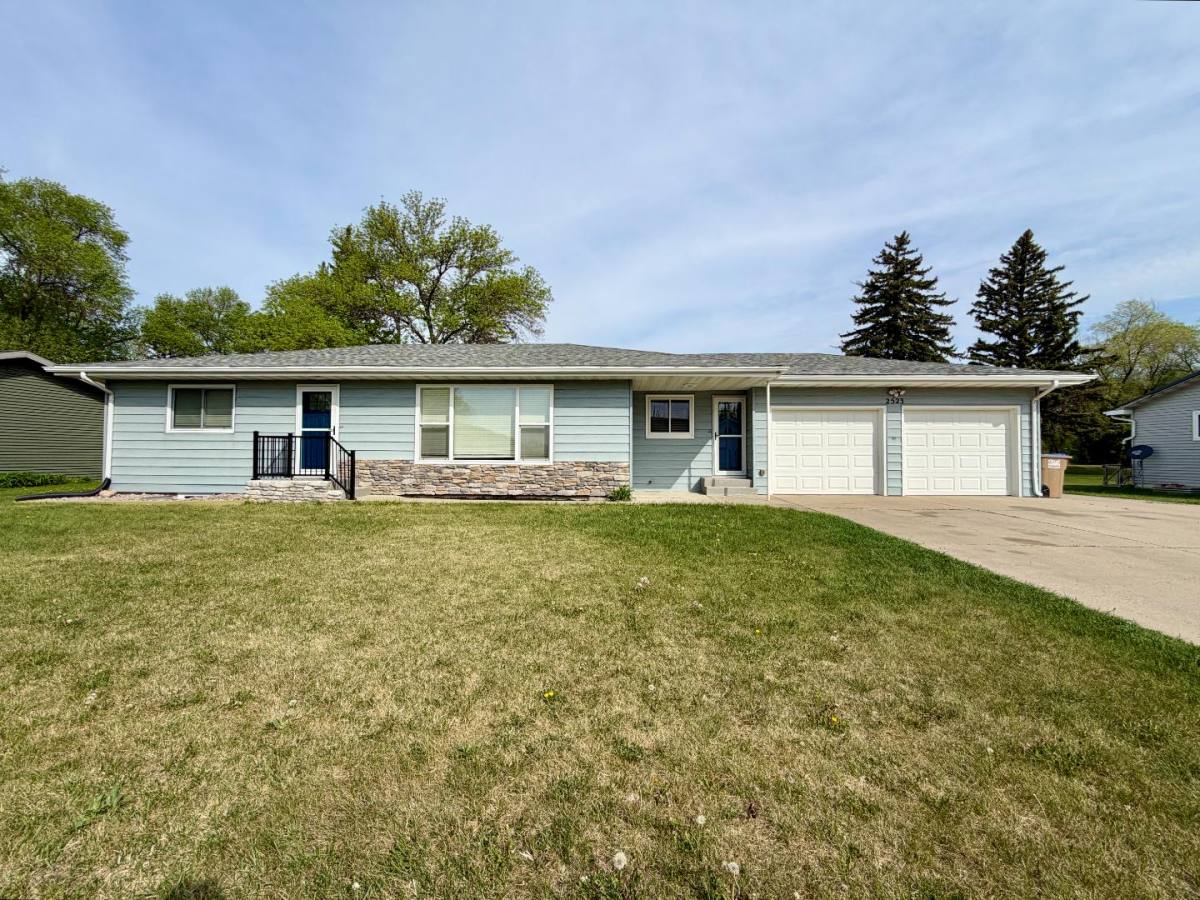 House for rent at 2523 El Rio Dr, Minot, ND 58701
