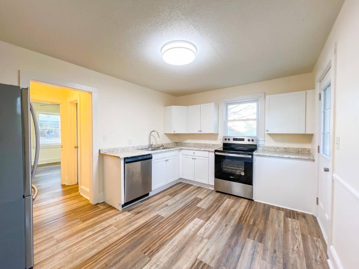 Apartment for rent at 8 Wallace St #B, Greenville, SC 29605