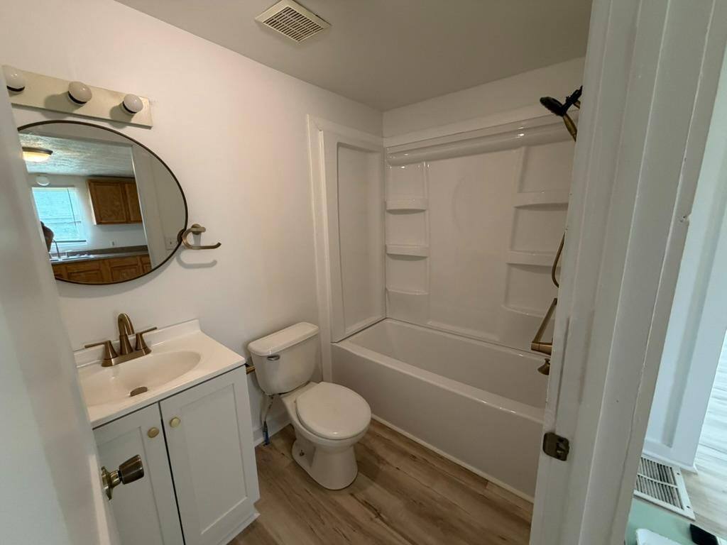 Apartment for rent at 1107 N 4th St #1, Terre Haute, IN 47807