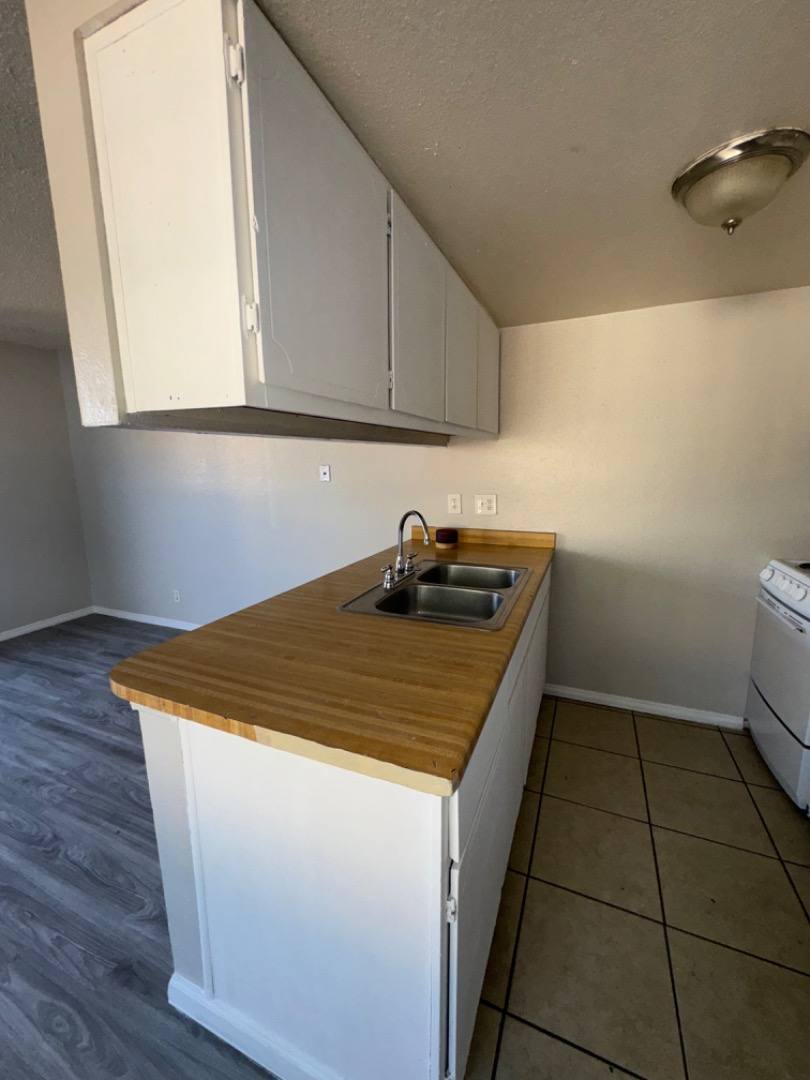Apartment for rent at 916 San Pedro Dr SE #916-1, Albuquerque, NM 87108
