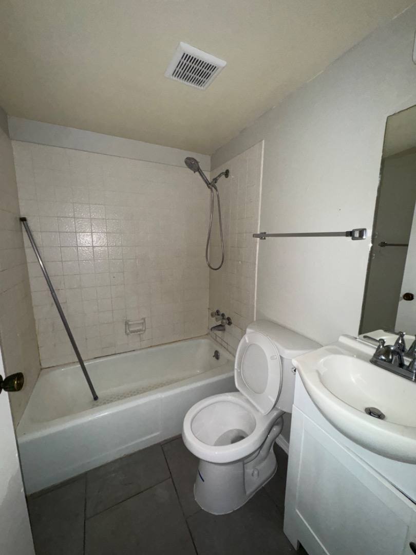 Apartment for rent at 916 San Pedro Dr SE #916-1, Albuquerque, NM 87108