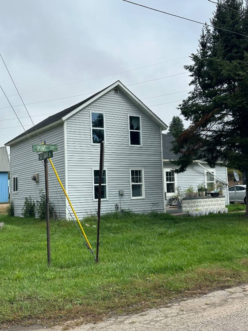 House for rent at 122 Pine St #1, Tigerton, WI 54486