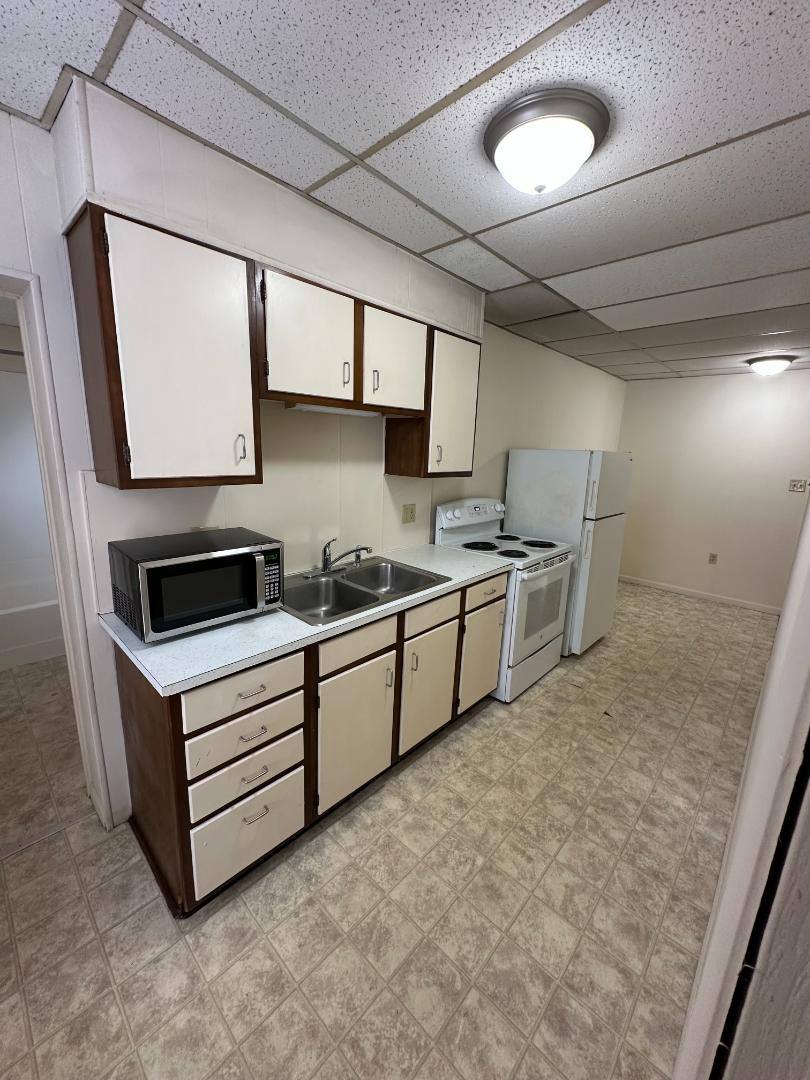 Apartment for rent at 229 E Dunklin #A, Jefferson City, MO 65101