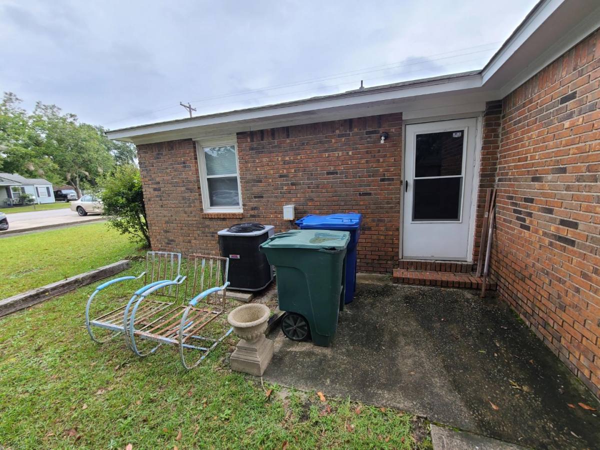 Apartment for rent at 3904 Persimmon St, Columbia, SC 29205